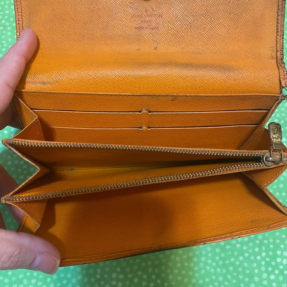 Louis Vuitton Epi Yellow Sarah Wallet - Picture 2 of 10